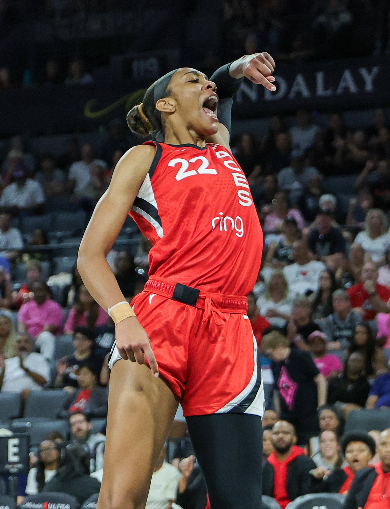 score电竞-阿德巴约女友太猛了~阿贾16中11狂揽34+8率队7连胜 一数据历史第2