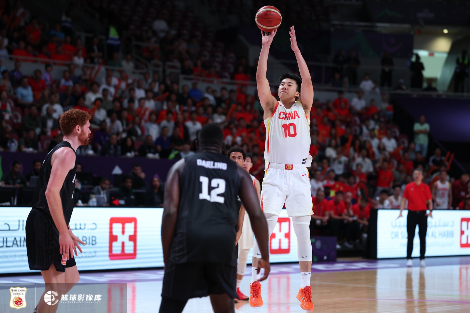 电竞比分-媒体人：王俊杰亚洲杯防守全面&amp;低位进攻是亮点 持球水平仍需提高