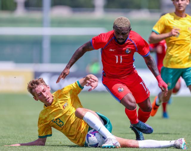 1687508989301045903.jpg 澳大利亚国奥队在土伦杯赛上获得第三名.jpg