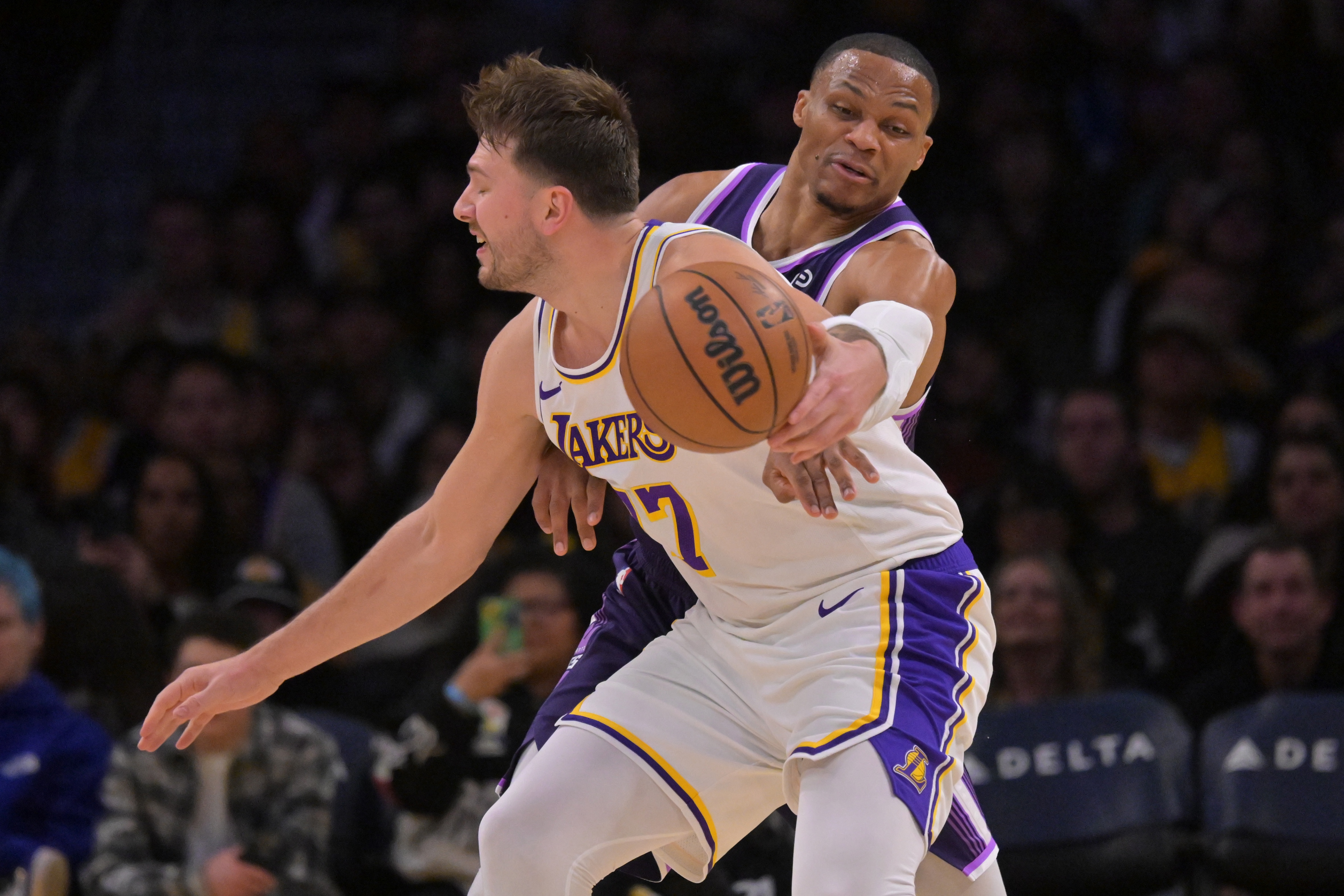 score电竞-东契奇生涯第20场45+ 追平威少 并列控卫历史第二 仅次于库里